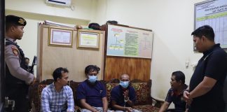 Foto: Pelaku curanmor tampak sedang di introgasi oleh pihak kepolisian