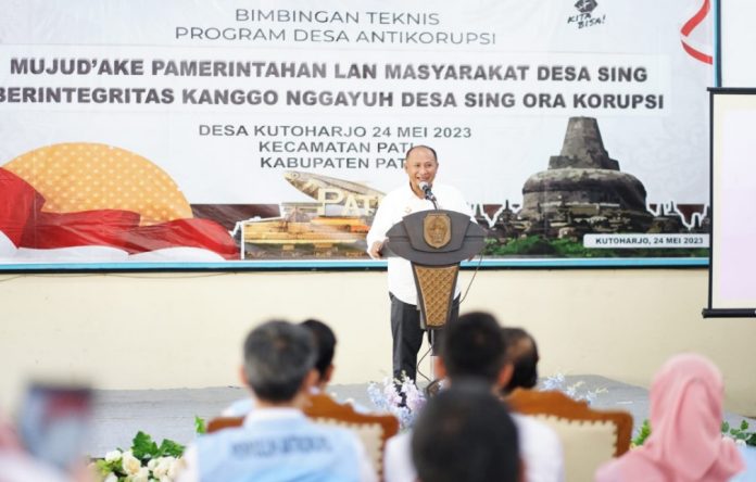 Pj Bupati Pati Henggar Budi Anggoro saat memberikan sambutan dalam kegiatan Bimtek Desa Antikorupsi di Kutoharjo, Rabu (24/5/2023)