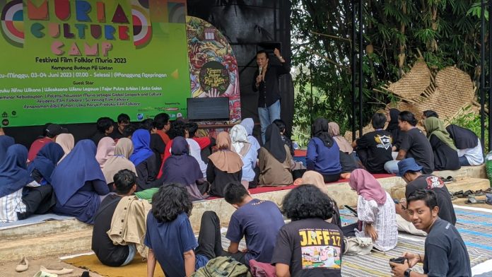 Foto: Sineas muda melakukan kegiatan kemah budaya (istimewa) Foto: Sineas muda melakukan kegiatan kemah budaya (istimewa)