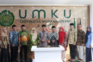 Foto: Penandatanganan Prasasti Gedung Crsytal Building Universitas Muhammadiyah Kudus (istimewa)