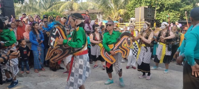 Jaran Kepang hingga Barongan Ramaikan Sedekah Bumi Karangsari