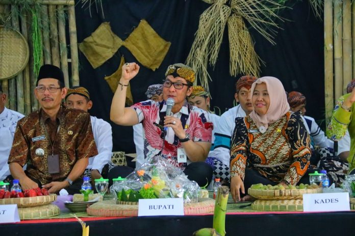 Foto: Menawan Mantu yang digelar di Desa Menawan, Kecamatan Gebog Foto: Menawan Mantu yang digelar di Desa Menawan, Kecamatan Gebog