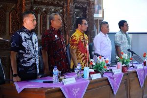 Foto: Bupati Kudus Hartopo saat mengikuti konsultasi publik Kajian Lingkungan Hidup Strategis di ruang rapat Gedung A Setda