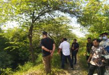 Foto: Jajaran DPRD Kudus saat memantau wilayah Sungai Pendo di Kecamatan Mejobo