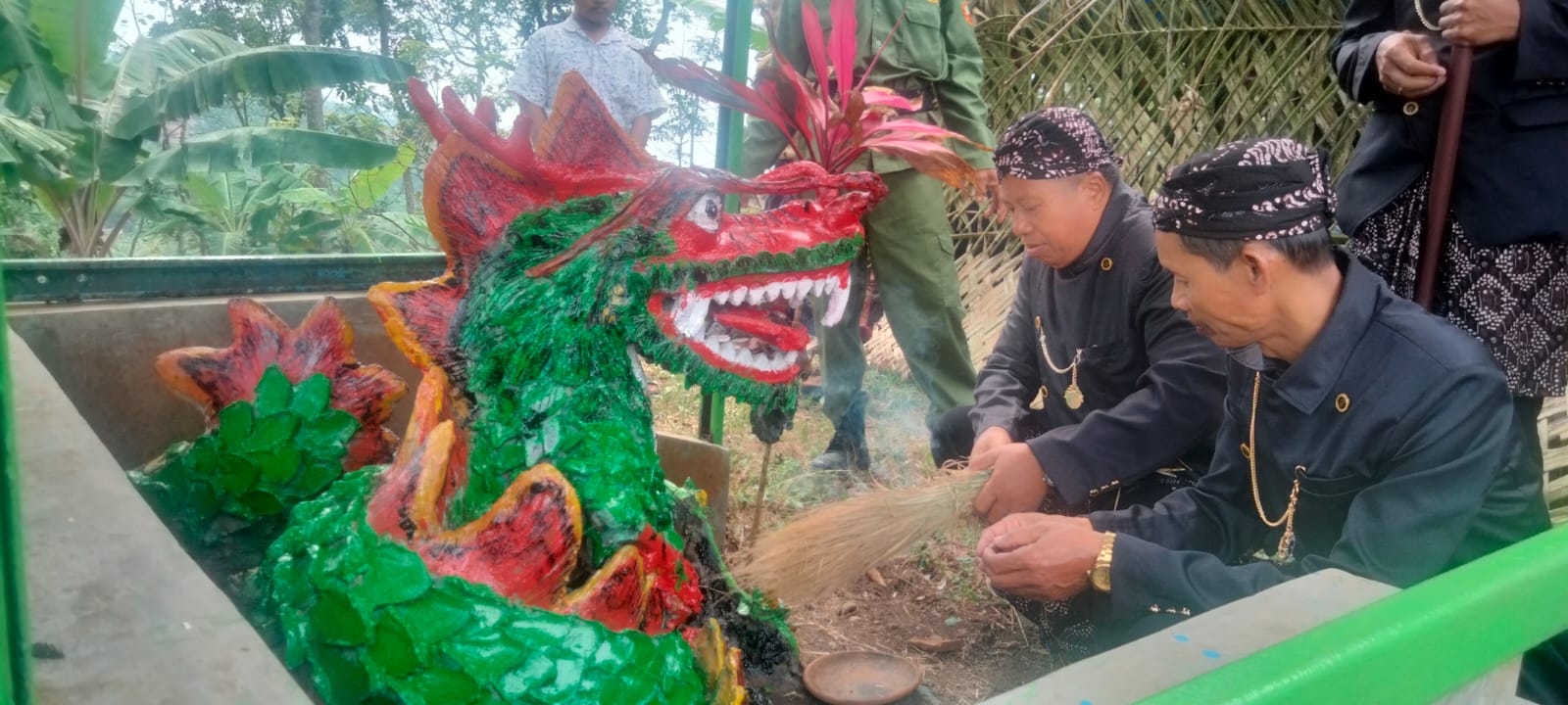 Ritual bakar menyan dan merang di Desa Gunungsari Kecamatan Tlogowungu Kabupaten Pati