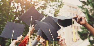 Ilustrasi toga wisuda (Istimewa)