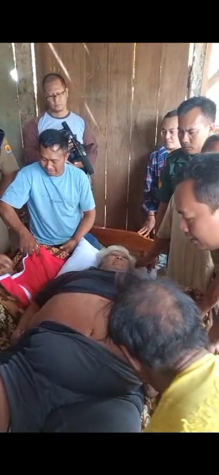 Sumarlan, Pria Obesitas 200 kg Kini Dibawa ke RSUD Purwodadi