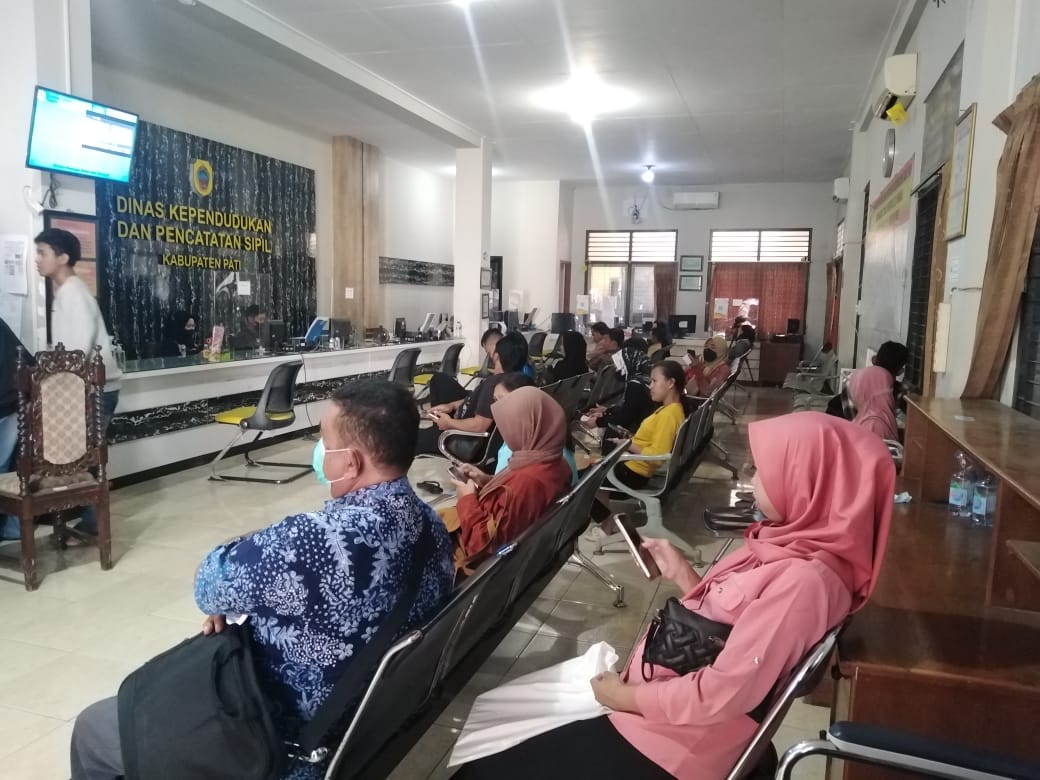 Pelayanan kependudukan di Dinas Kependudukan dan Pencatatan Sipil (Disdukcapil)