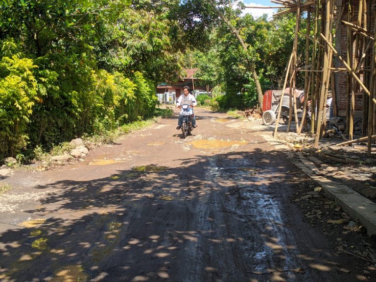 Jalan Menuju Venue Dayung di Gembong Diperbaiki