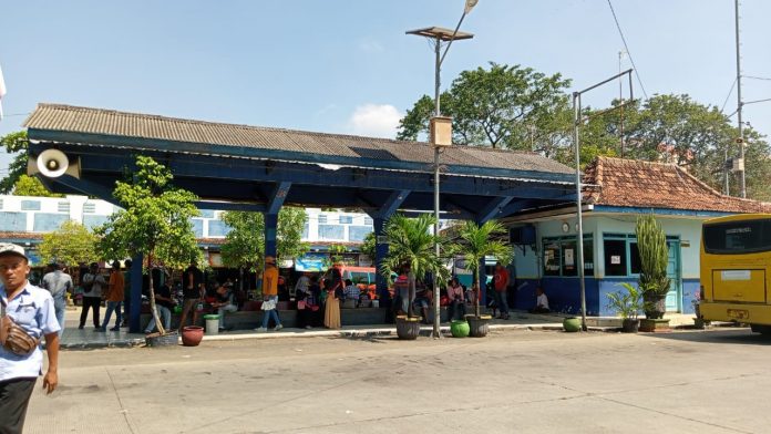 Aktivitas di Terminal Kembangjoyo Pati Aktivitas di Terminal Kembangjoyo Pati
