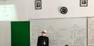 Suasana kegiatan belajar mengajar di sekolah