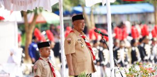 Penjabat Bupati Pati Henggar Budi Anggoro saat menyampaikan sambutan di upacara peringatan hari pramuka, Senin (14/8/2023) (Istimewa/Samin News)