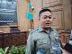Ketua DPRD Pati Ali Badruddin menjawab pertanyaan awak media