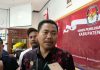 Plt Ketua KPU Kabupaten Pati Supriyanto menjawab pertanyaan awak media