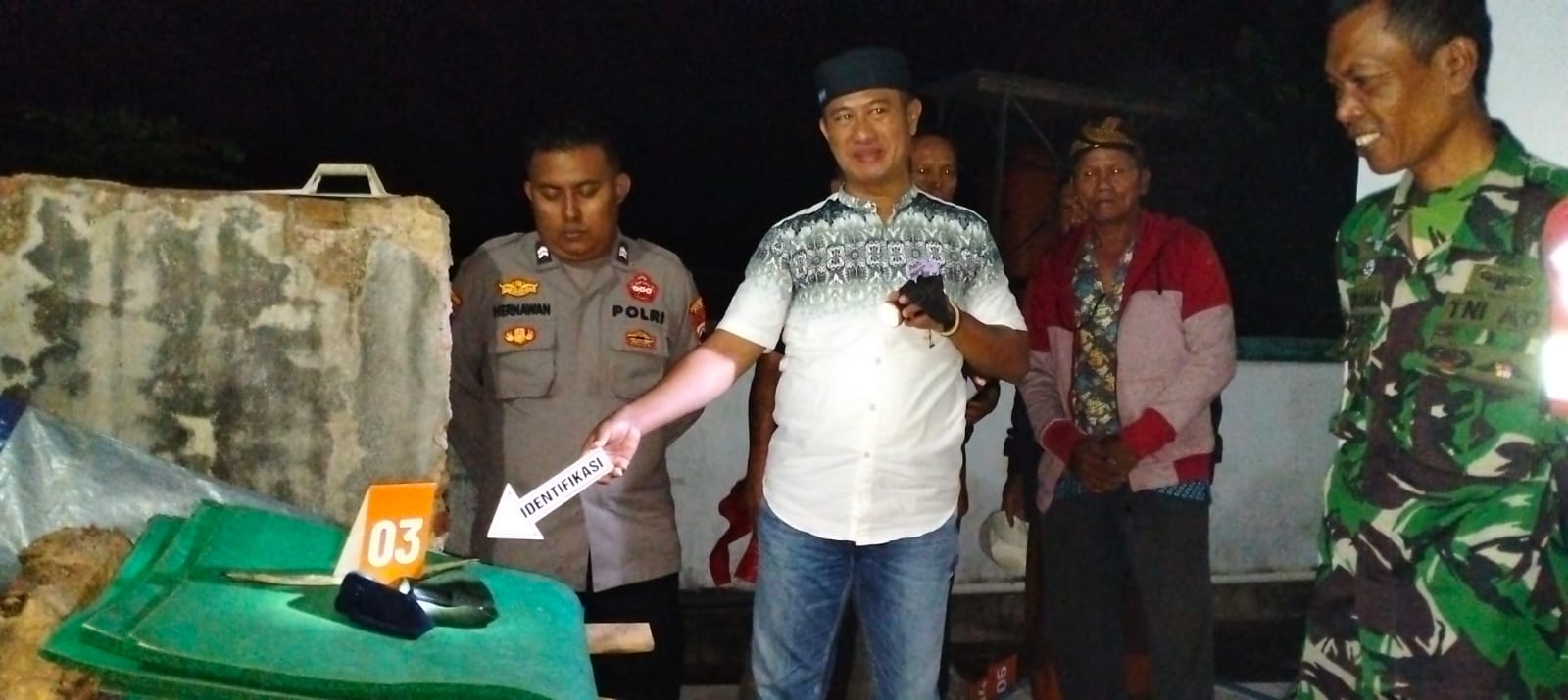 Jajaran Polsek Tayu melakukan cek TKP terkait penganiayaan pembacokan oleh warga Desa Pondowan