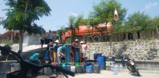 Droping air bersih dari BPBD di wilayah terdampak kekeringan