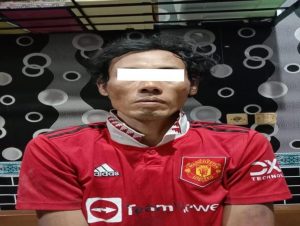 DH (40) ditangkap setelah berhasil menggasak dua ponsel