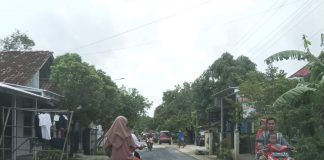 Ilustrasi jalan rusak