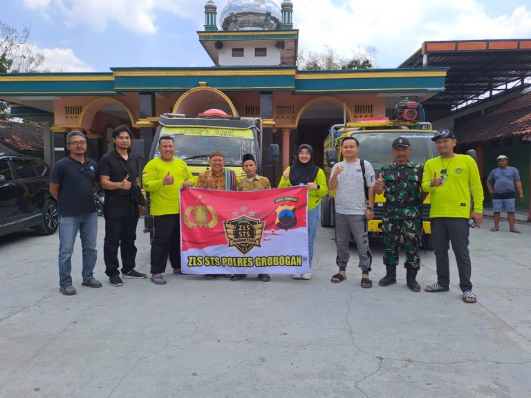 Bintara Polri ZLS-STS Ringankan Beban Warga Grobogan, Berikan Bantuan 10 Truk Air Bersih