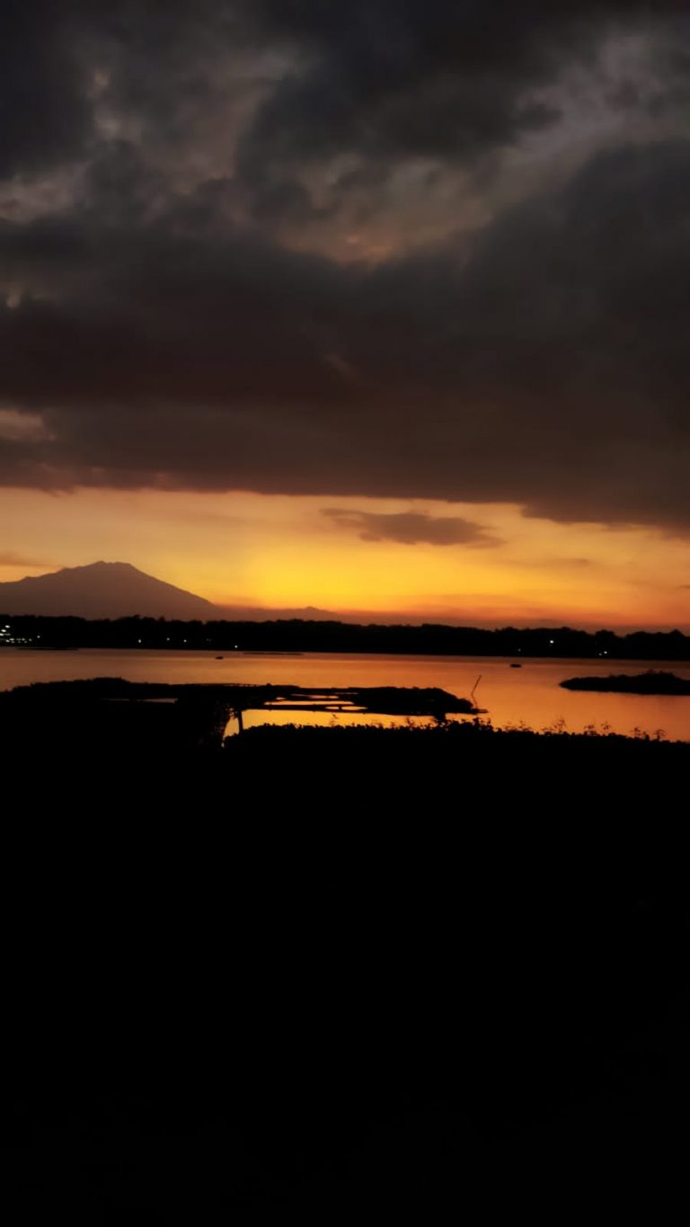 Menikmati Pemandangan Indah di Waduk Cengklik