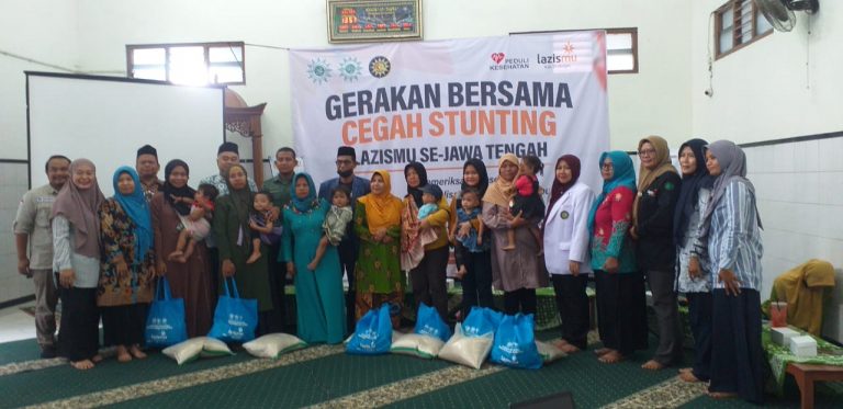 Peduli Anak Stunting, Lazismu Grobogan Berikan Bantuan 30 Paket di Godong