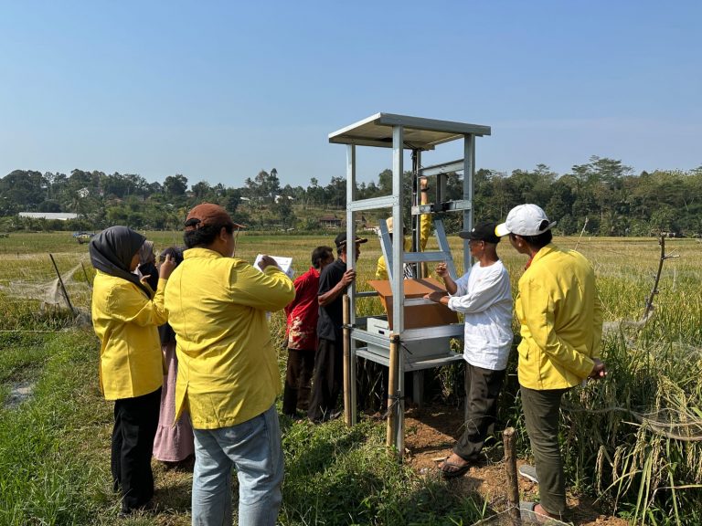 Tim PKM IPTEK UNNES Ciptakan Alat Pengusir Hama Berbasis Tenaga Surya