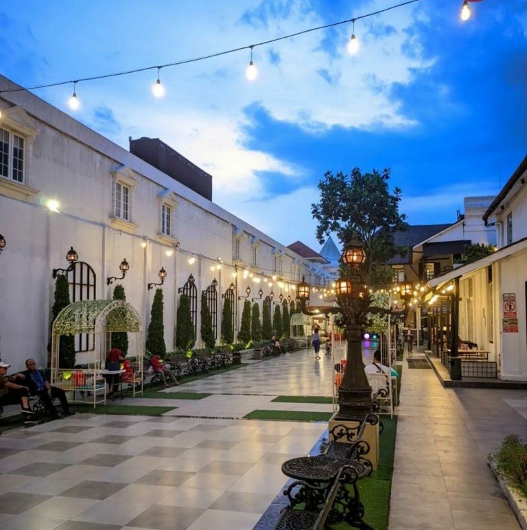 Mengunjungi Gedung Djoeang 45 Solo, Bagunan Bersejarah yang Menjadi Cagar Budaya