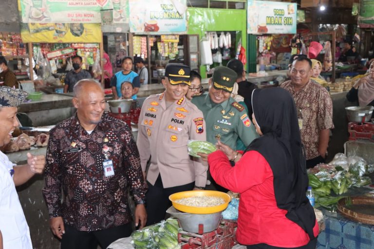 Polresta dan Forkopimda Pati Sidak Harga Sembako ke Pasar Tradisional