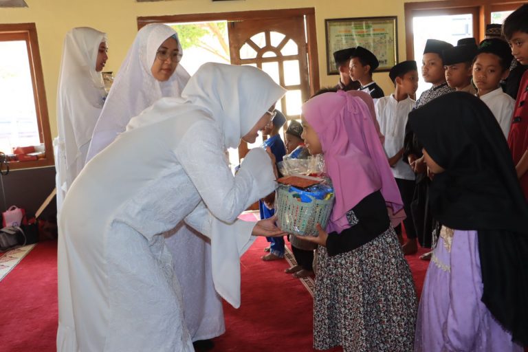Momen Maulid Nabi, 30 Anak Yatim Piatu di Grobogan Dapat Santunan