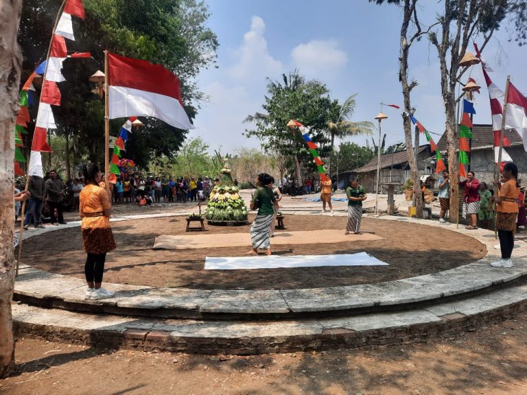 Unik! Tradisi Minta Hujan Dilakukan Oleh Warga Lintas Agama di Panandaran Grobogan