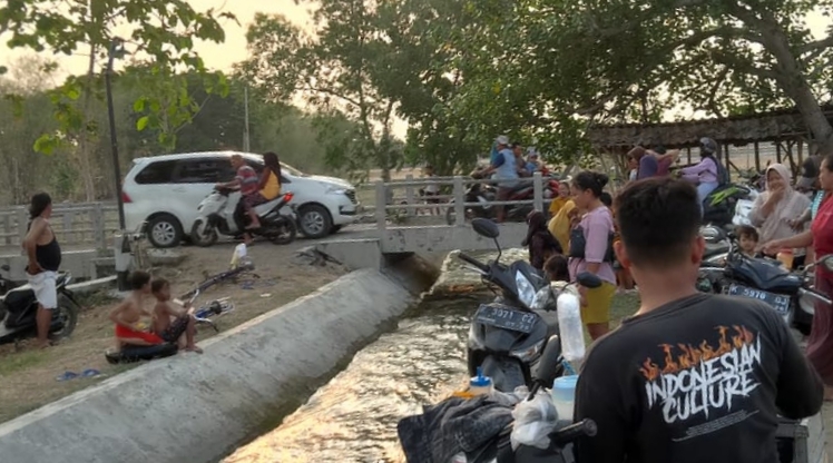 Viral ! Saluran Irigasi di Ngrombo Grobogan Jadi Tempat Ciblon