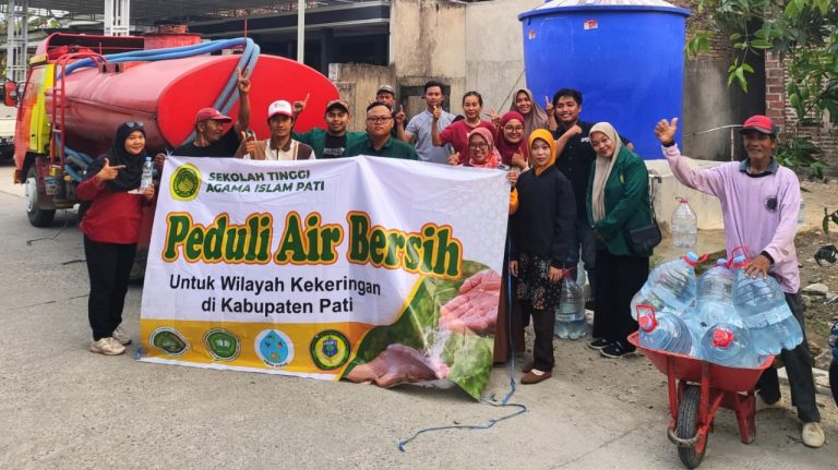 STAI Pati Salurkan Air Bersih Bantu Masyarakat Terdampak Kekeringan