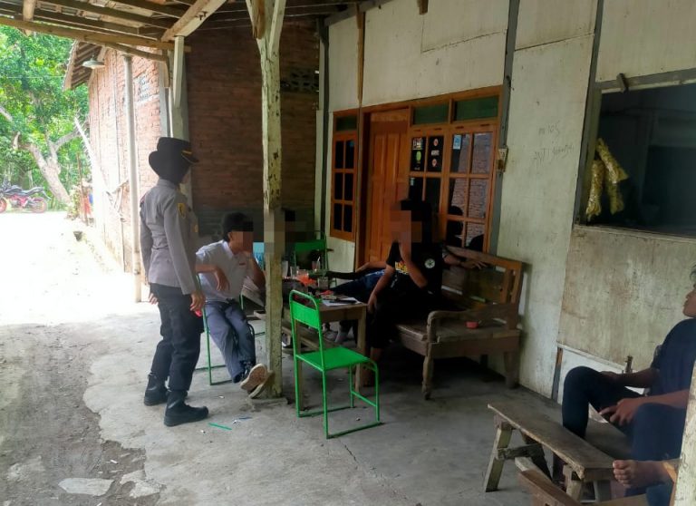 Bolos Sekolah, 14 Pelajar di Grobogan Terjaring Razia Polisi Saat Jajan Di Warung