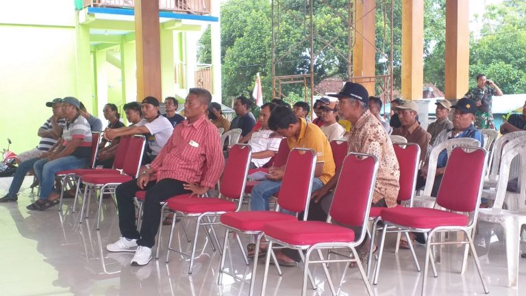 Diduga Selewengkan Dana Desa, Puluhan Warga Langse Pati Tuntut Bendahara Diberhentikan