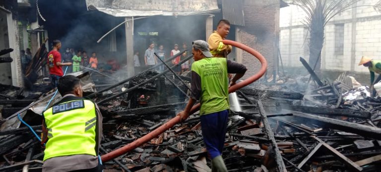 Dua Rumah Alami Kebakaran di Gubug Grobogan, Kerugian Mencapai 170 Juta Rupiah