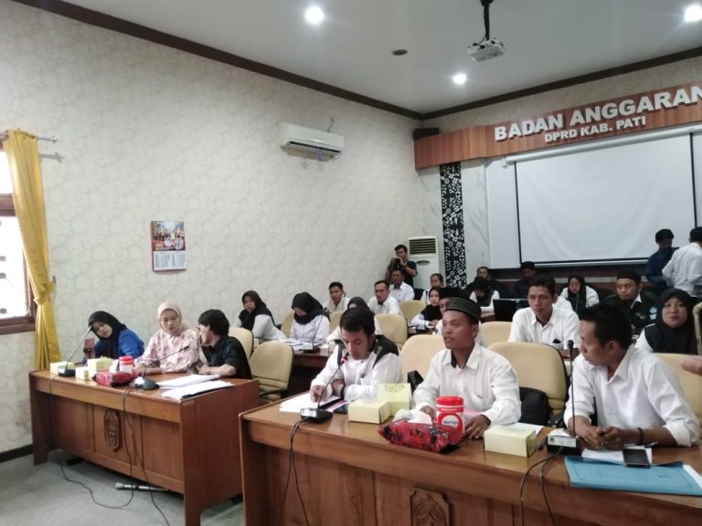 Puluhan Guru Tak Tetap Ngadu ke Dewan soal Tidak Lulus PPPK