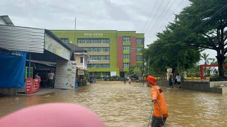 Hujan Tiada Henti, Jalan Provinsi Pati-Grobogan Lumpuh