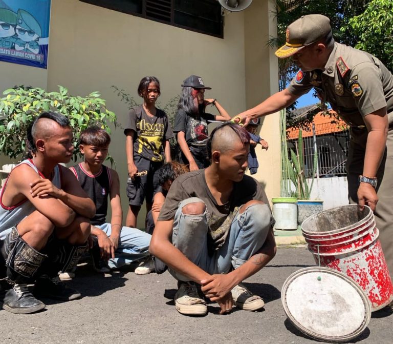 Satpol PP Pati Tertibkan 8 Anak Punk