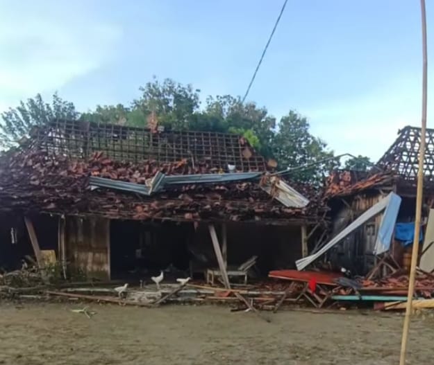 Angin Puting Beliung Hantam Tambakromo Pati, Puluhan Rumah Warga Rusak