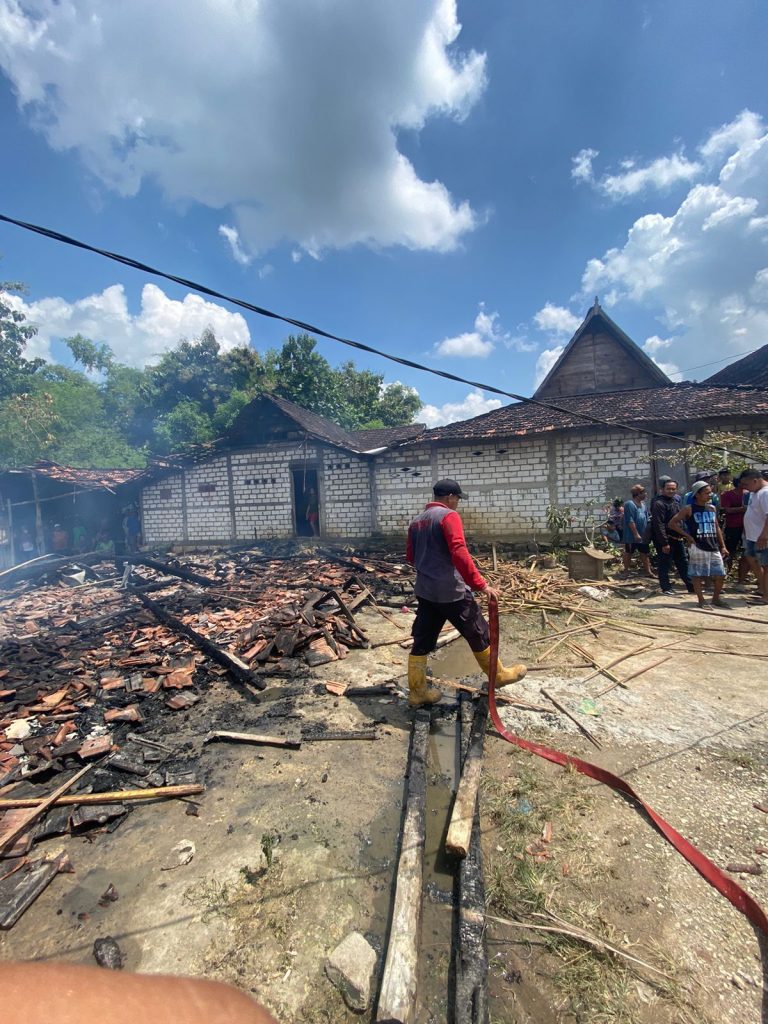 Satu Rumah Terbakar di Jaken, Diduga Korsleting Listrik