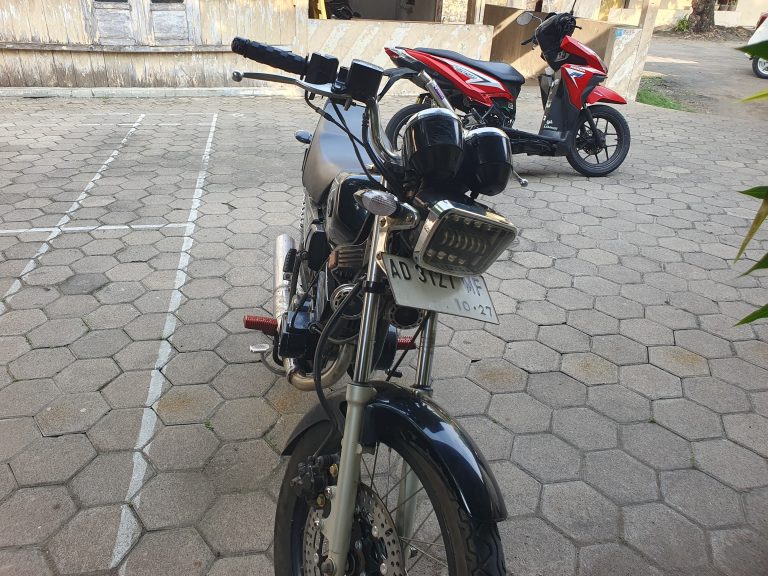 Nekat Balap Liar, Dua Pemuda Ini Digelandang Polisi 