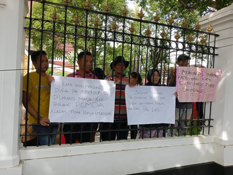 Petani Pundenrejo Ngamping di Pendopo, Gagal Ketemu Gubernur