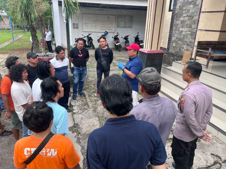 Polisi Ciduk Pelaku Teror Balai Desa Langse 