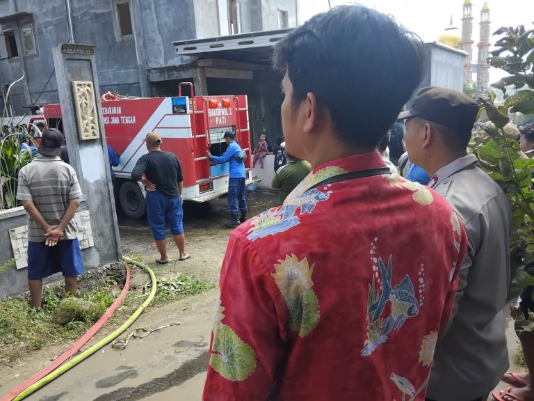 Gudang Dekor di Gembong Terbakar, Kerugian Capai Rp 250 Juta