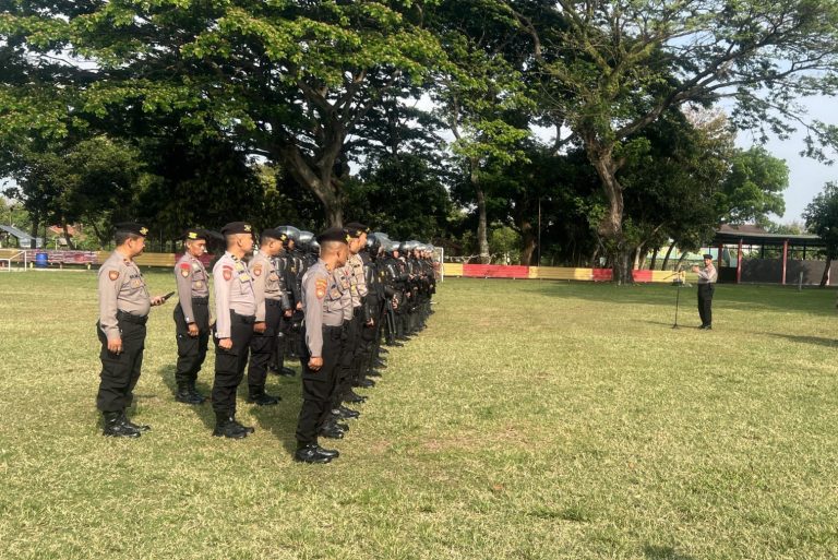 Polresta Pati Latihan Taktik Jelang Demo 13 Agustus