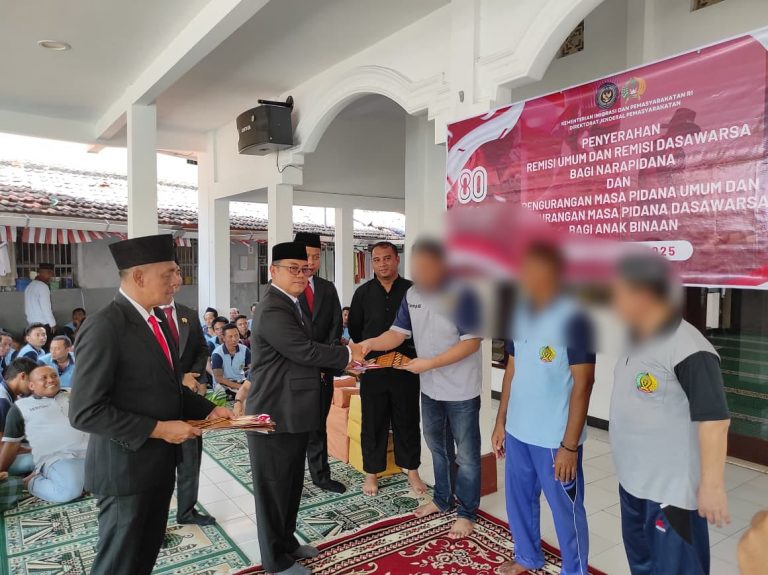 Ratusan Napi Lapas Pati Terima Remisi HUT ke-80 RI, 10 Orang Langsung Bebas
