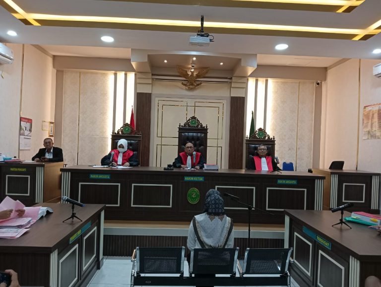 Saksi Tak Datang, Sidang Dugaan Penipuan Anifah Ditunda