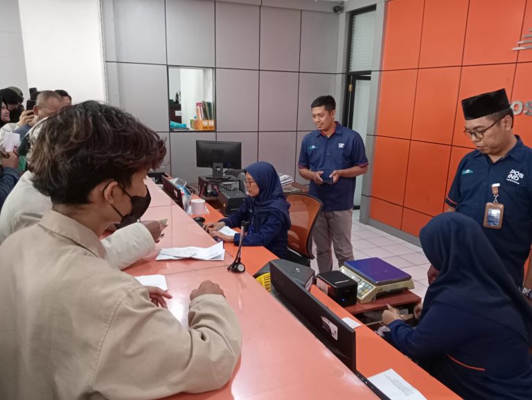 Aksi Damai, Ratusan Warga Pati Kirim Surat Minta KPK Tahan Bupati Sudewo