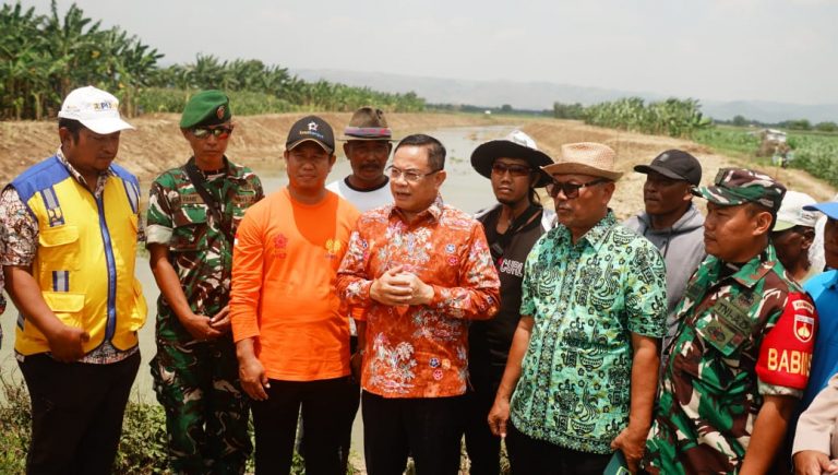 Bupati Sudewo Pantau Progres Normalisasi Sungai Juwana