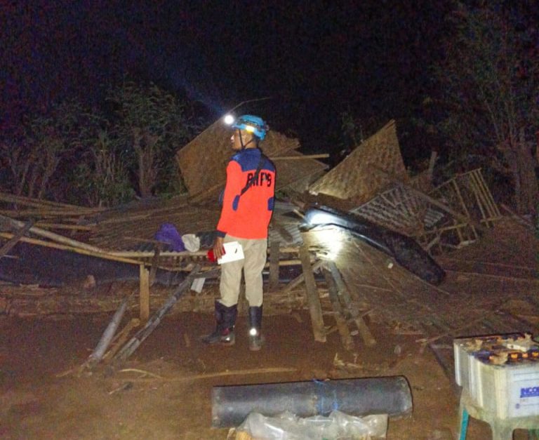 Puluhan Rumah Rusak Diterjang Angin Puting Beliung di Dukuhseti Pati
